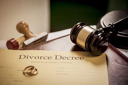 Texas divorce attorney stamped divorce decree with gavel